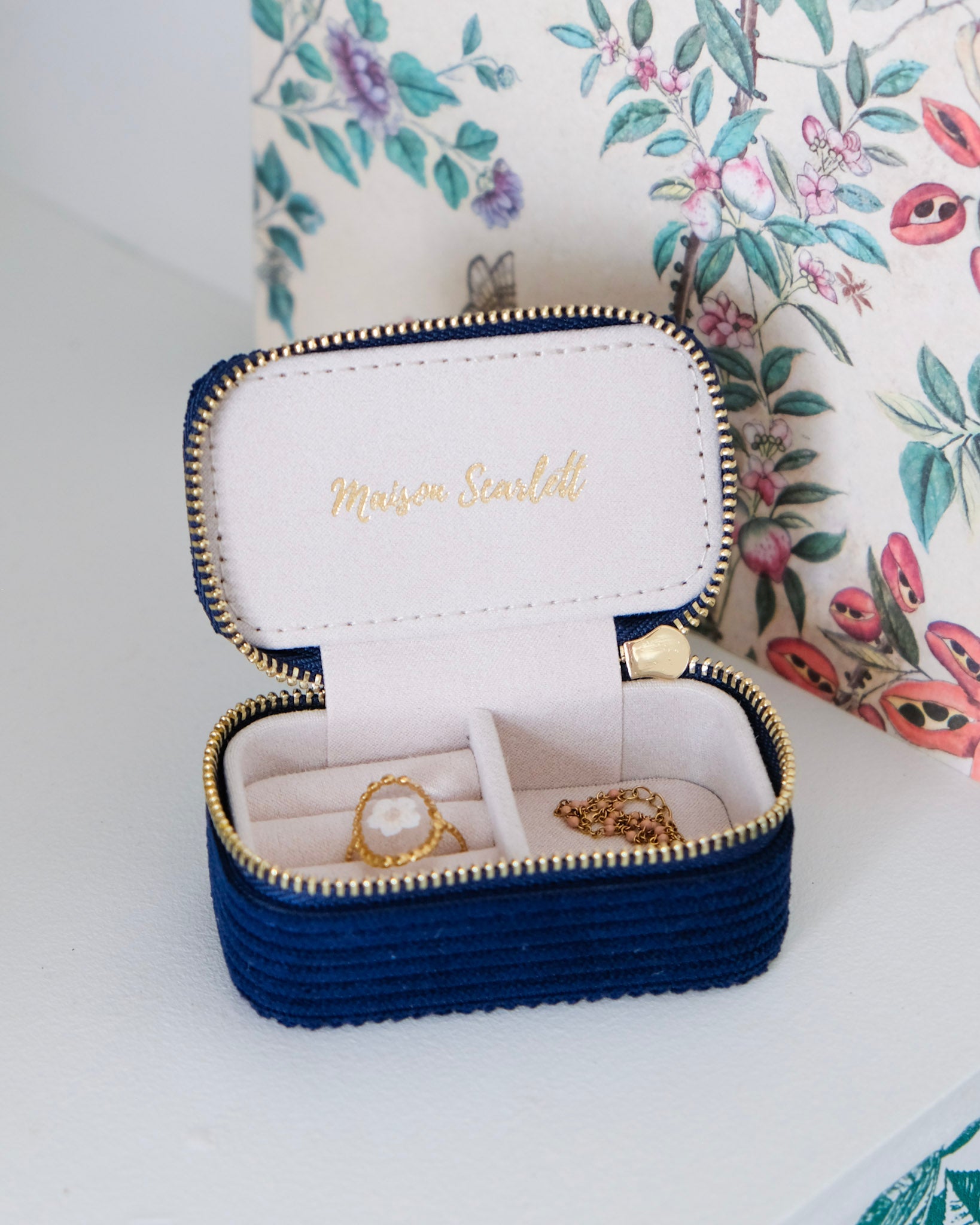 Mini boîte à bijoux de voyage Marie en velours côtelé
